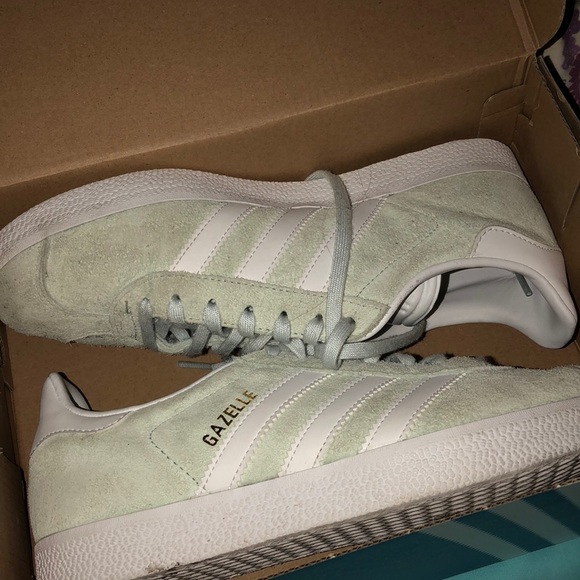 adidas gazelle light blue